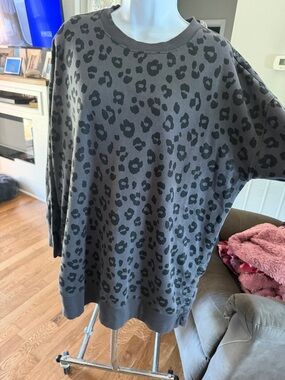 Old Navy Charcoal Gray Leopard-Print Pullover Sweatshirt